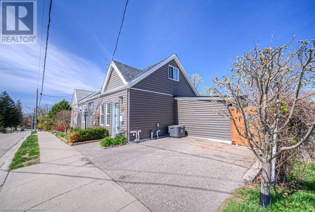 Property at 157 HENDERSON Street image 3