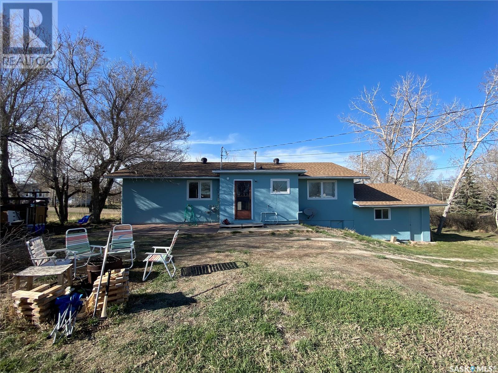 209 3rd Avenue W, Frontier, Saskatchewan  S0N 0W0 - Photo 23 - SK003989