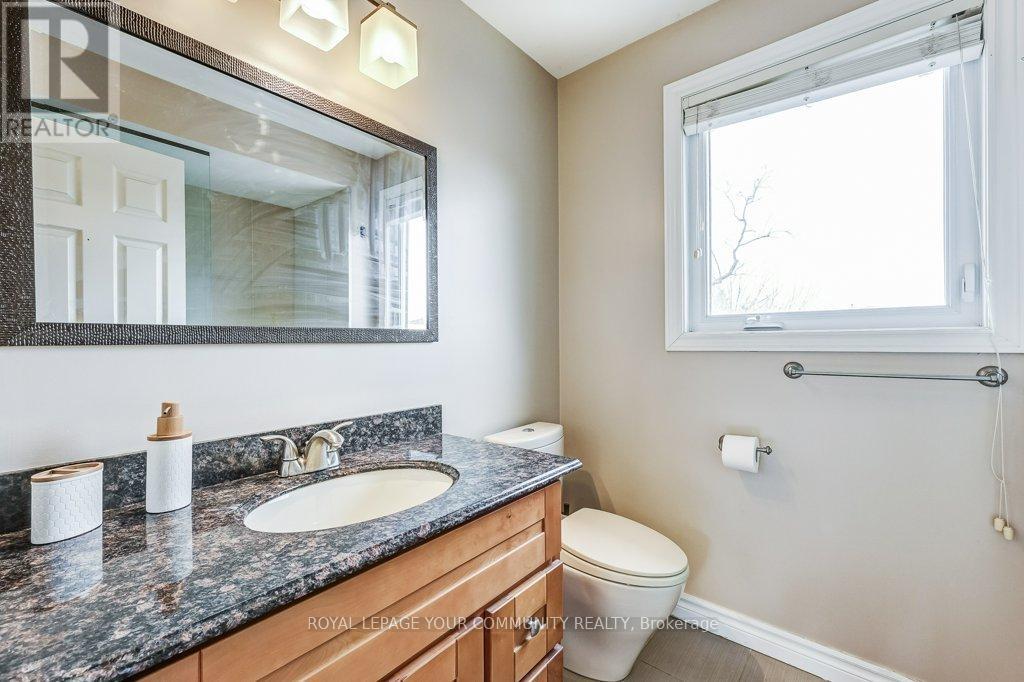 63 O'connor Crescent, Richmond Hill, Ontario  L4C 7P8 - Photo 17 - N12112345
