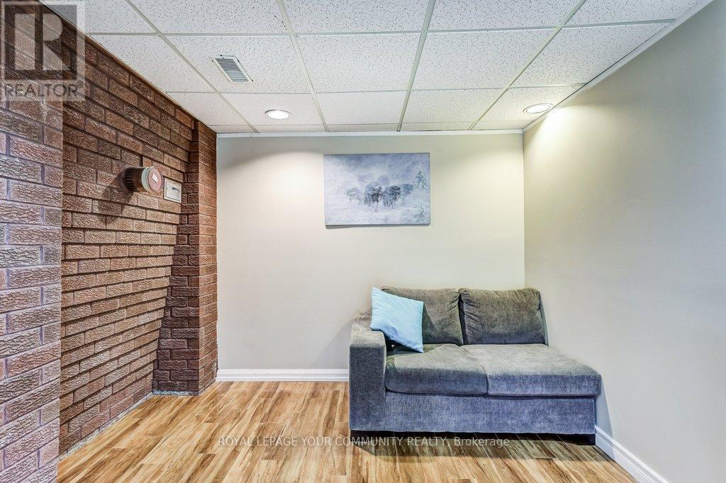 63 O'connor Crescent, Richmond Hill, Ontario  L4C 7P8 - Photo 29 - N12112345