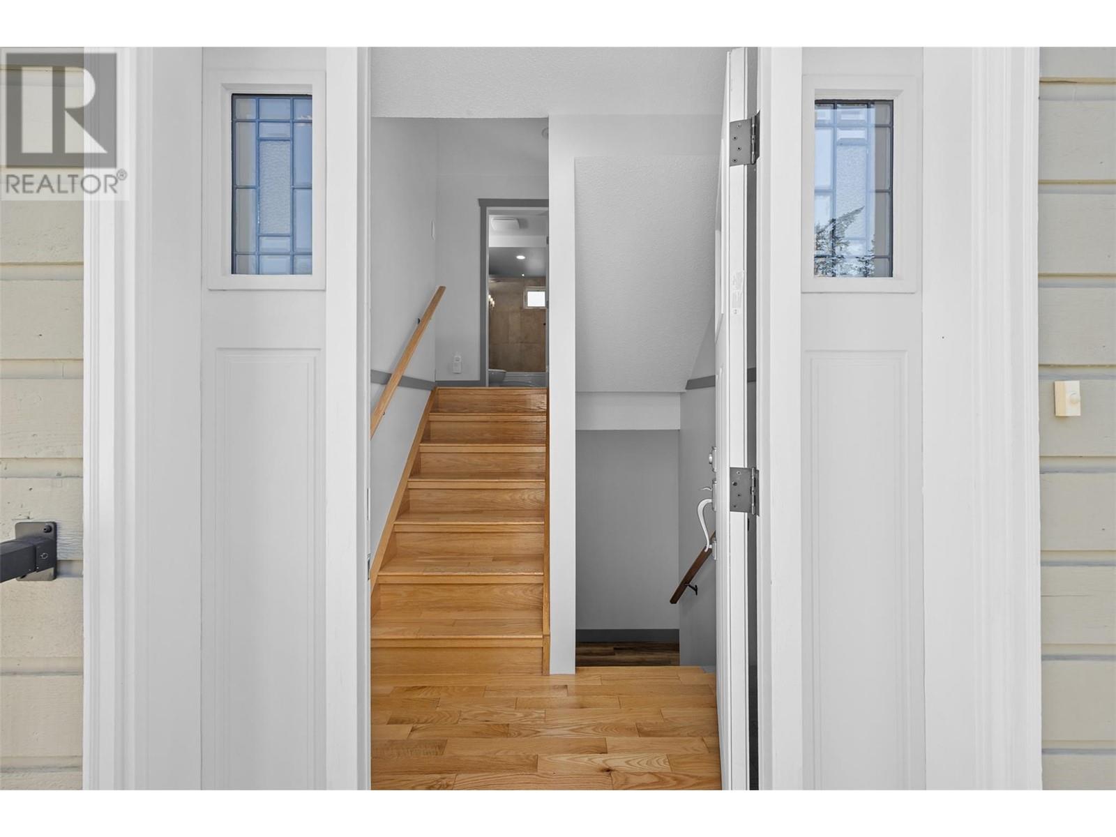 Property at 1128 Lynn Court image 4