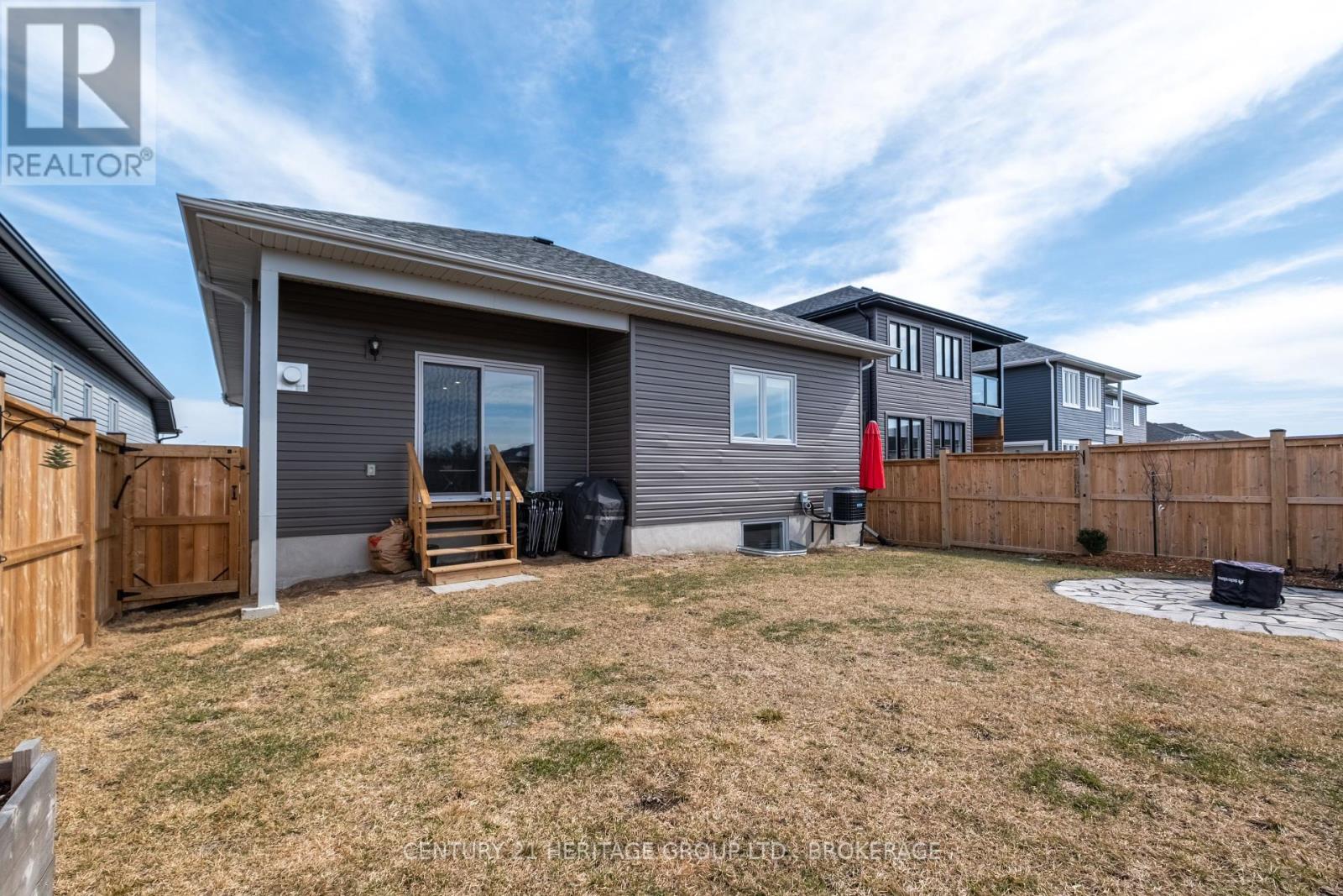 68 Potter Drive, Loyalist (Odessa), Ontario  K0H 2H0 - Photo 5 - X12113640
