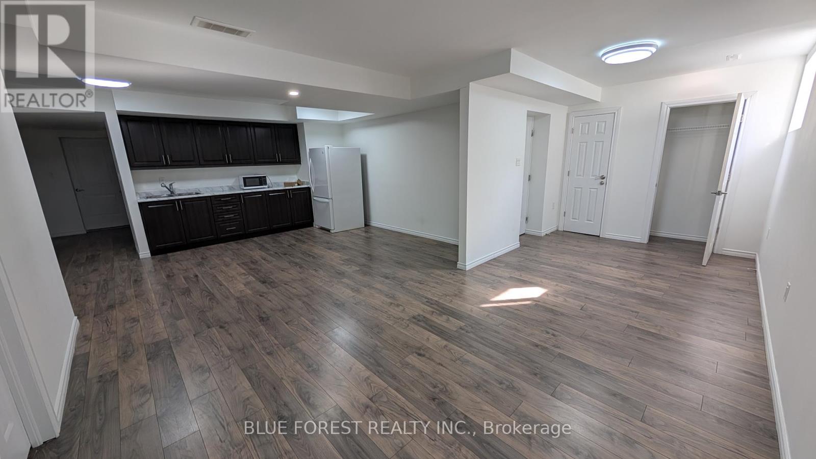 2023 Westwick Walk, London South, Ontario  N6P 0A2 - Photo 5 - X12113671