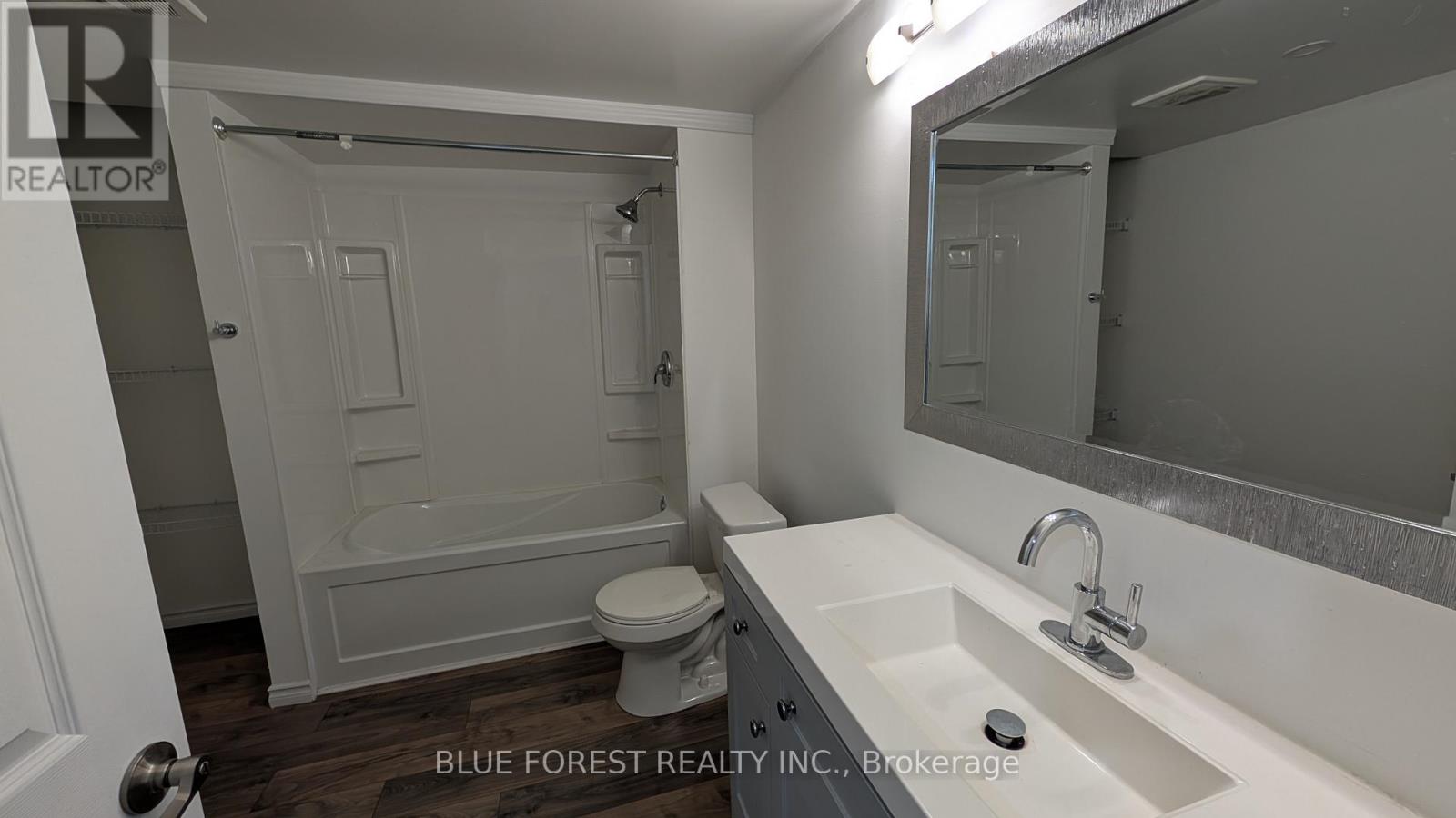 2023 Westwick Walk, London South, Ontario  N6P 0A2 - Photo 6 - X12113671