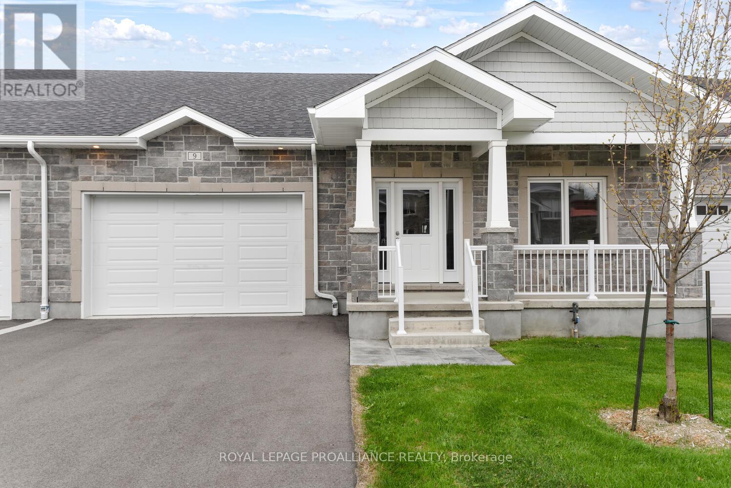 9 BEN TEKAMP TERRACE, Brockville, Ontario