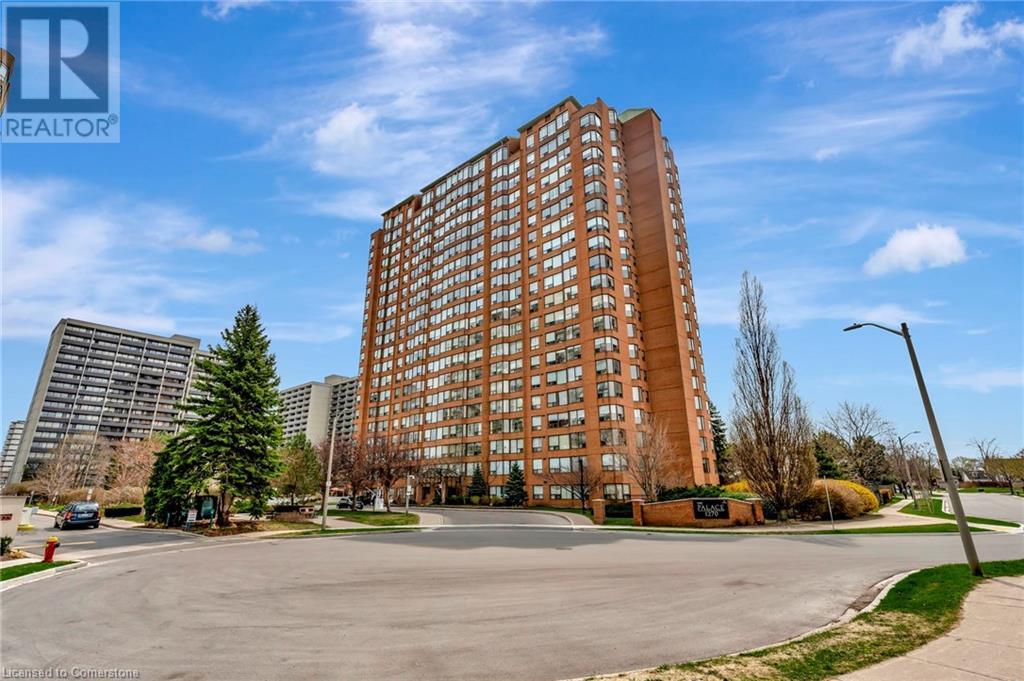 Property at 1270 MAPLE CROSSING Boulevard Unit# 1610 image 4