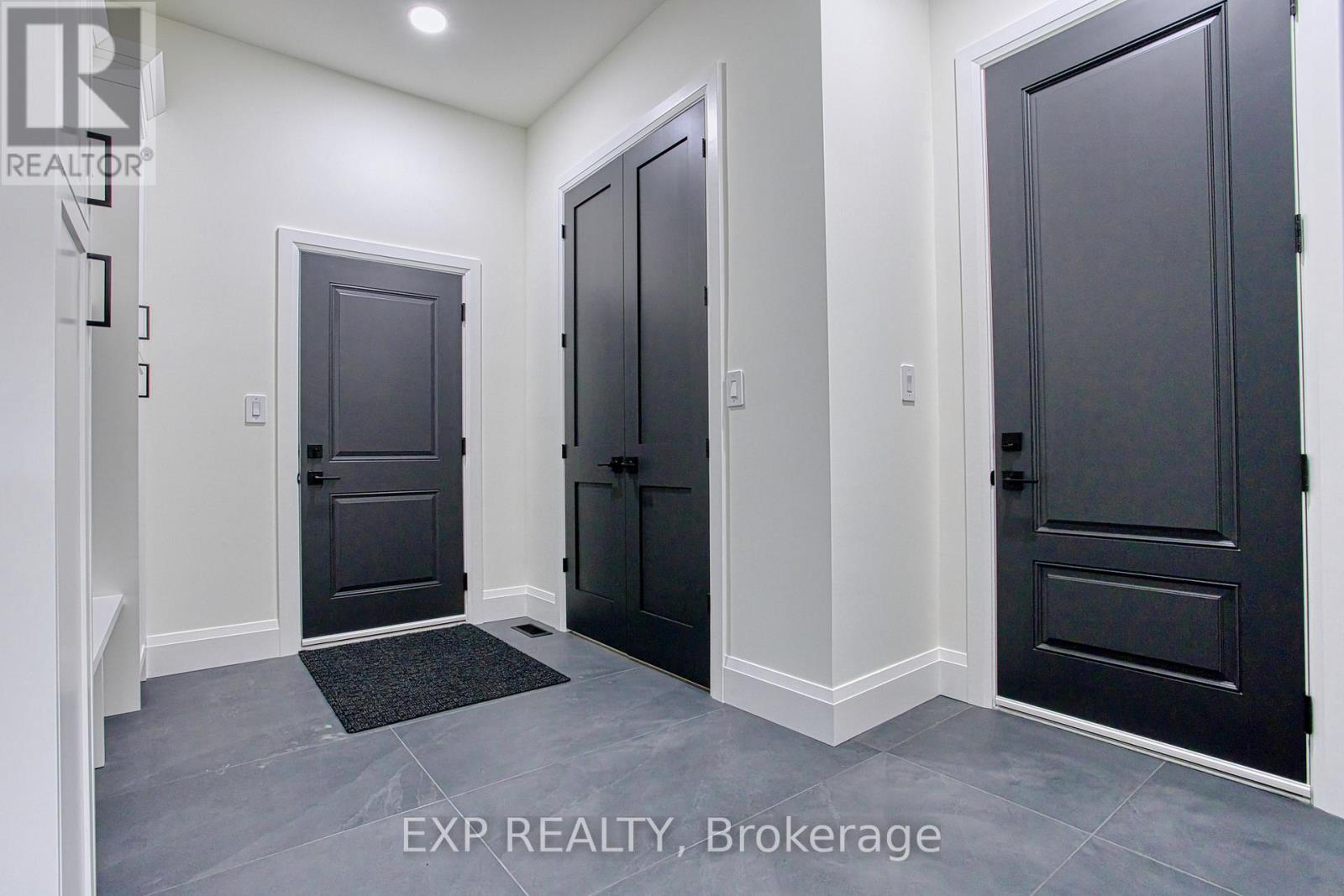 9392 Silver Street, West Lincoln, Ontario  L0R 1E0 - Photo 45 - X12081667
