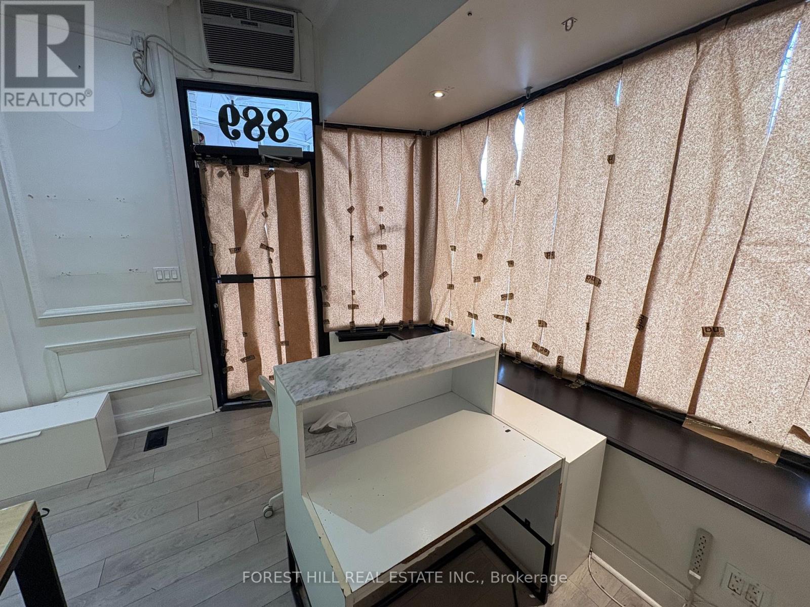 889 Dundas Street W, Toronto, Ontario  M6J 1V9 - Photo 3 - C12113742