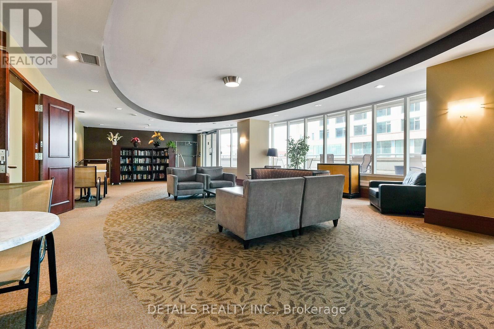 1202 - 200 Rideau Street, Ottawa, Ontario  K1N 5Y1 - Photo 3 - X12113731