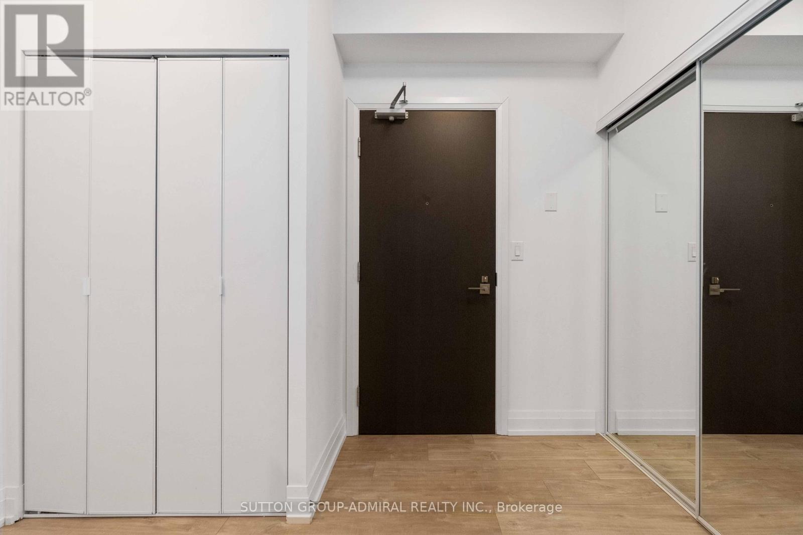 1501 - 3600 Highway 7 Road W, Vaughan, Ontario  L4L 0G7 - Photo 3 - N12113645