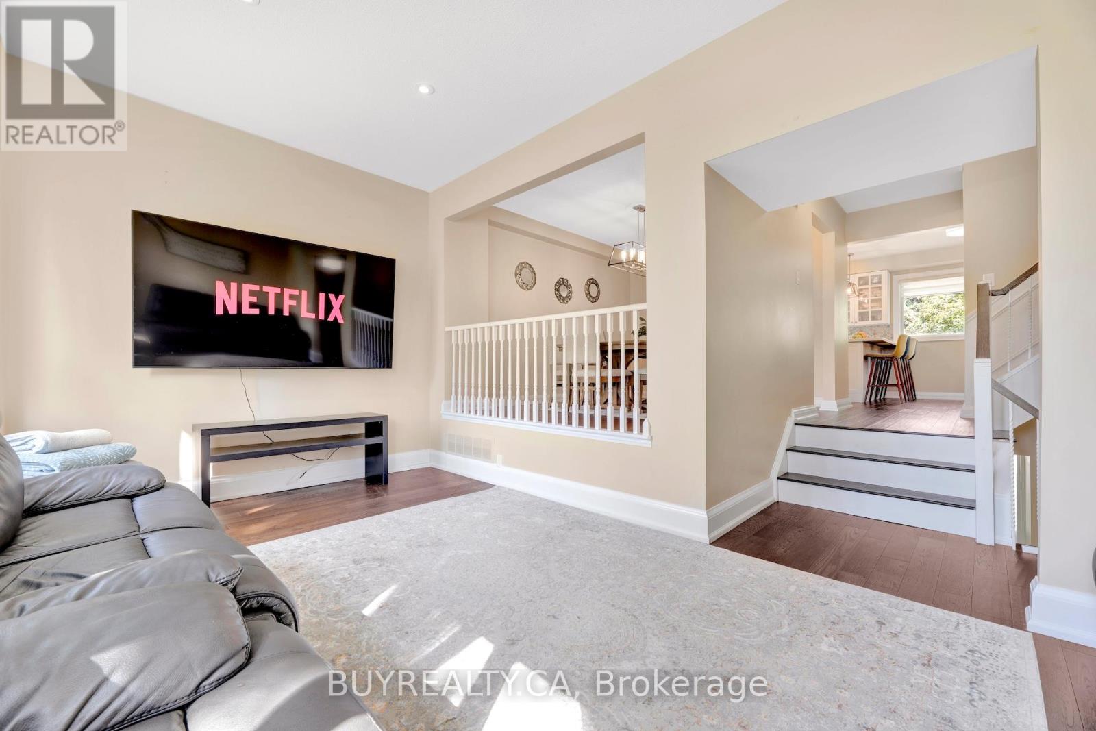 104 POPLAR CRESCENT, Aurora, Ontario