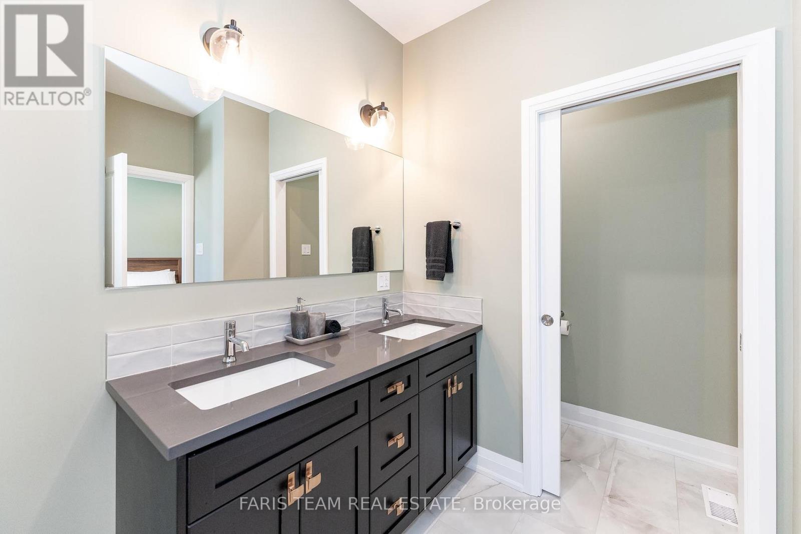 38 Magazine Street, Penetanguishene, Ontario  L9M 0W7 - Photo 18 - S12113707