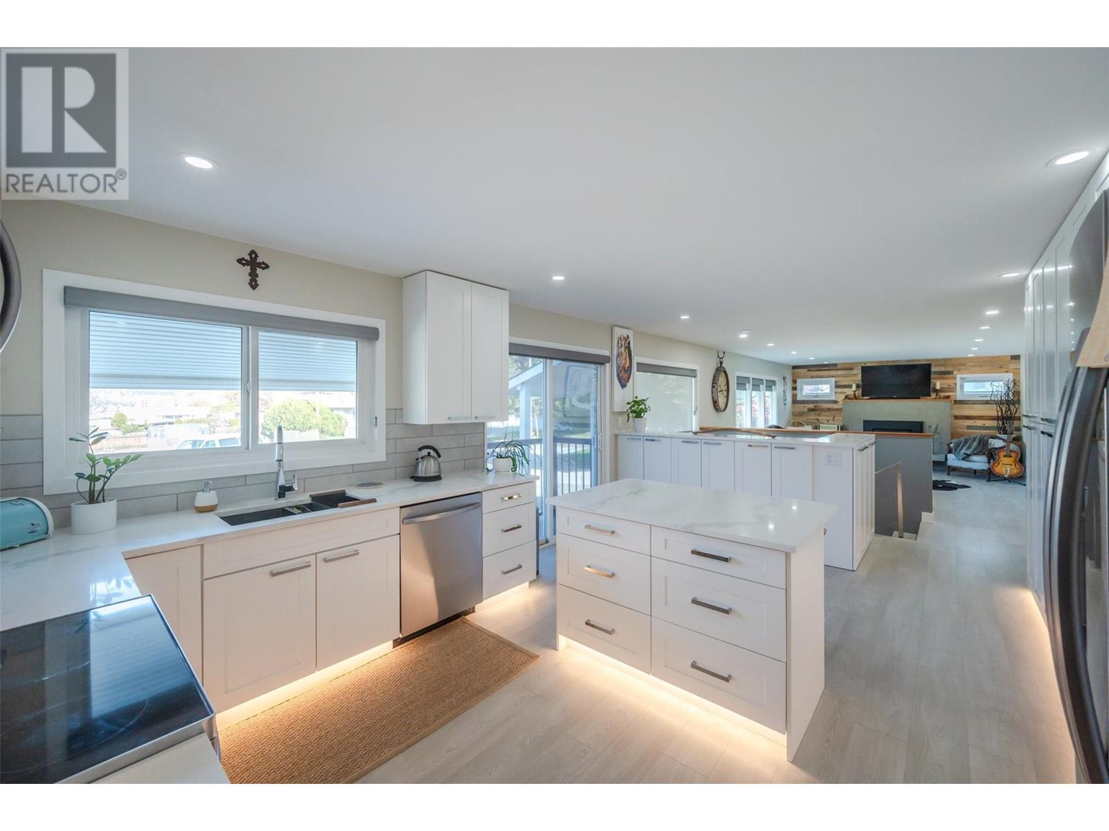 102 Pineview Place, Penticton, British Columbia  V2A 3R4 - Photo 14 - 10345733