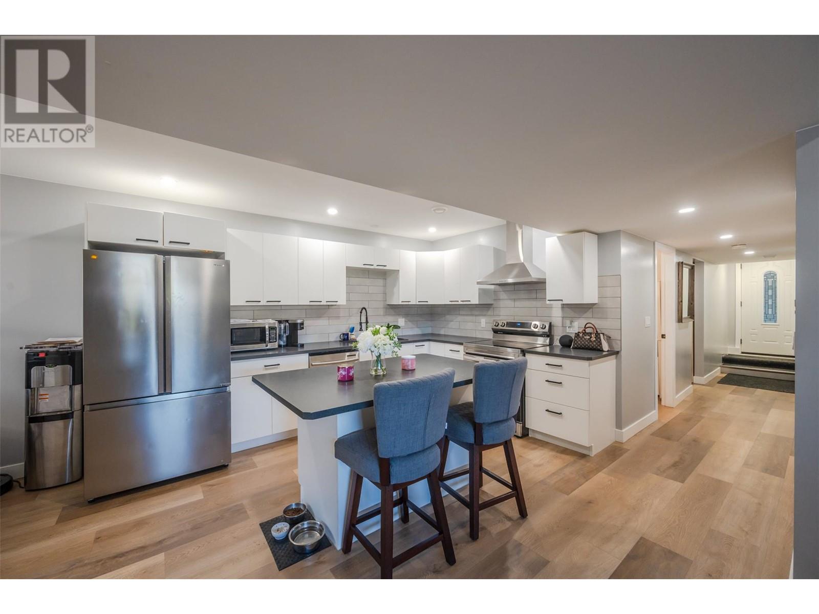 102 Pineview Place, Penticton, British Columbia  V2A 3R4 - Photo 47 - 10345733