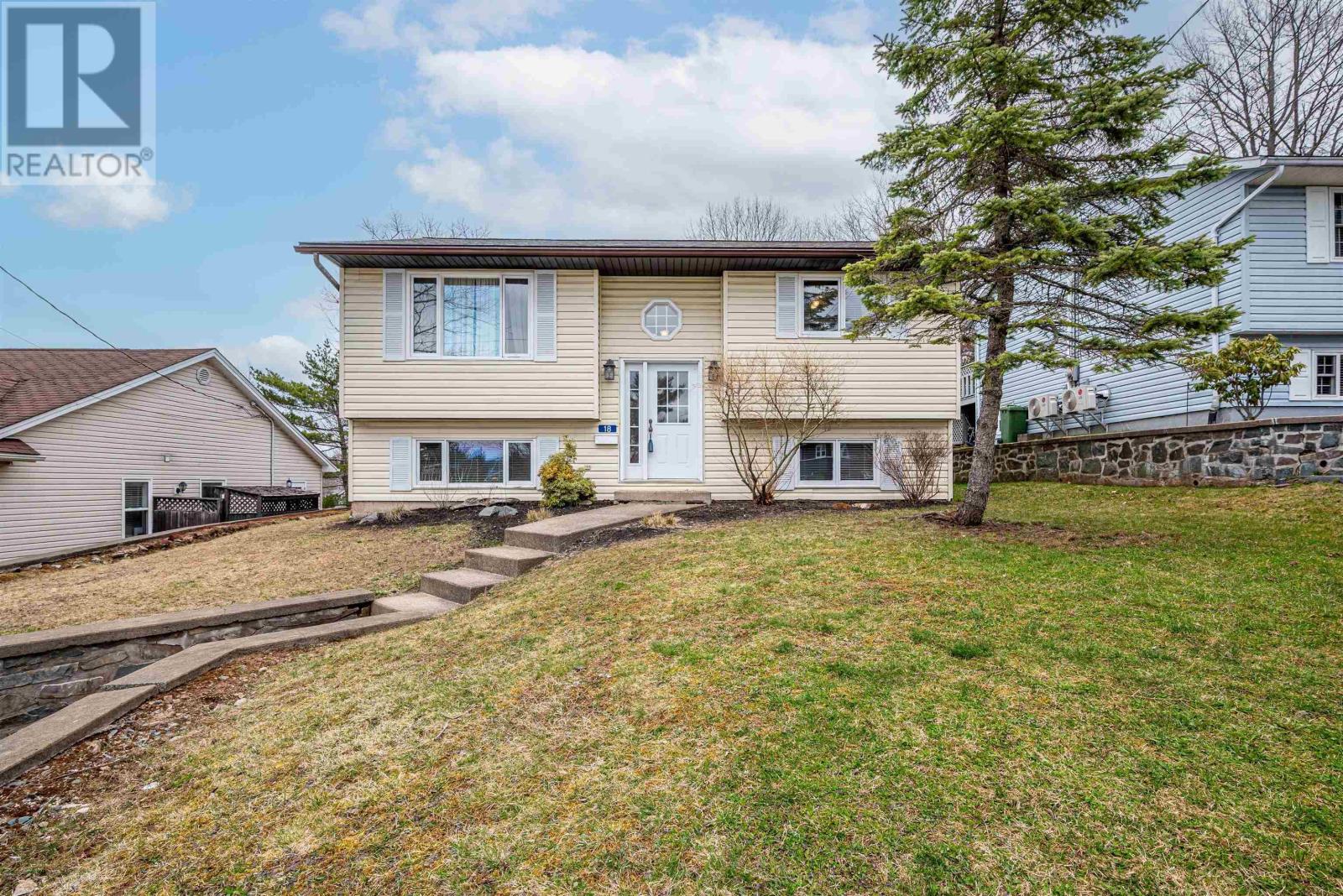18 Schultz Street, Lower Sackville, Nova Scotia  B4C 1G8 - Photo 2 - 202509236