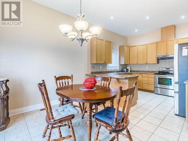 35 Fontainebleu Road, Brampton, Ontario  L6P 1Z1 - Photo 9 - W12113624