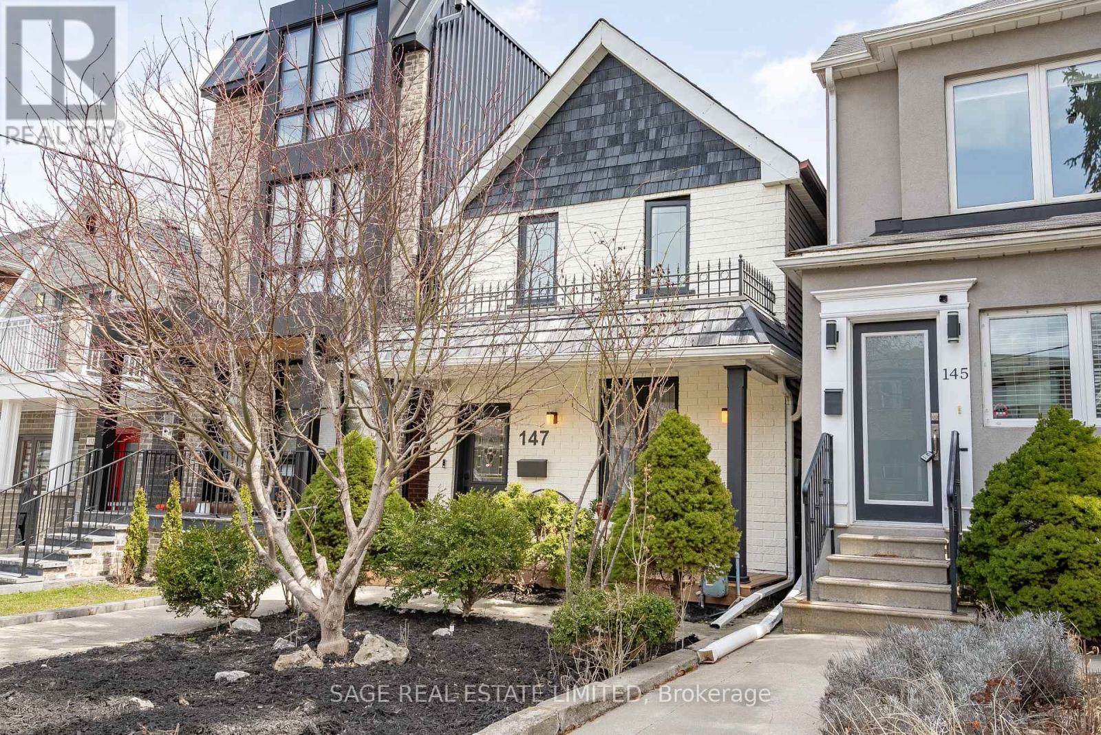 147 Boon Avenue, Toronto, Ontario  M6E 3Z6 - Photo 4 - W12113682