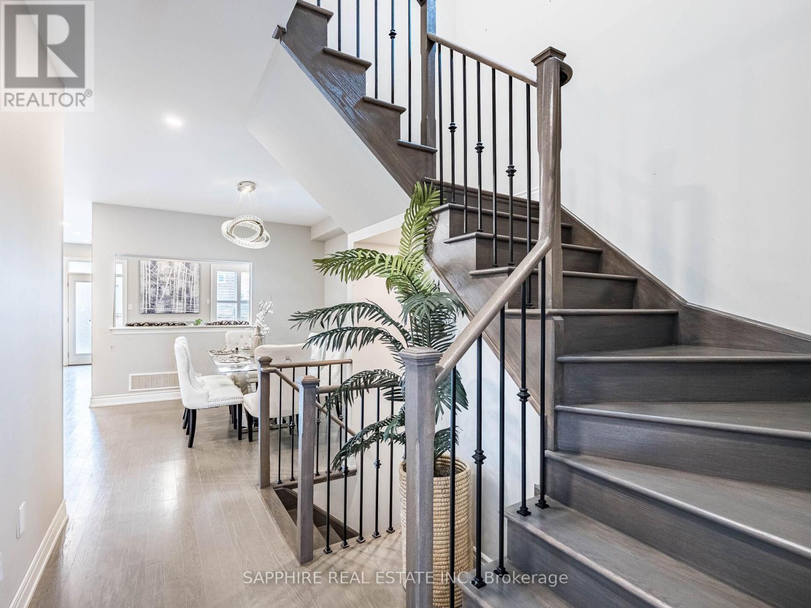 1259 Mcphedran Point, Milton, Ontario  L9E 1J5 - Photo 4 - W12113689