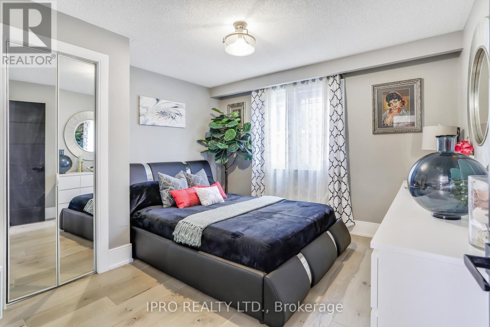 3484 Riverspray Crescent, Mississauga, Ontario  L4Y 3M7 - Photo 25 - W12113694