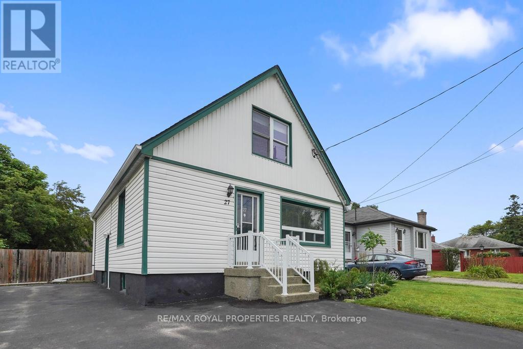 27 David Avenue, Hamilton, Ontario  L9A 3T9 - Photo 1 - X12113635