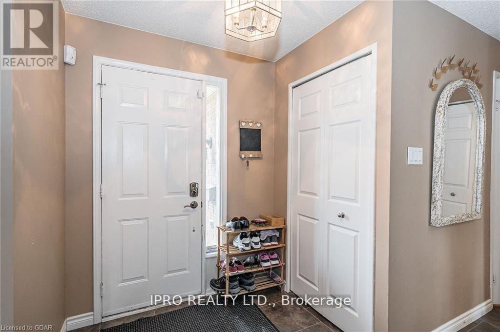 5 Havenwood Court, Kitchener, Ontario  N2N 2K5 - Photo 8 - X12113659