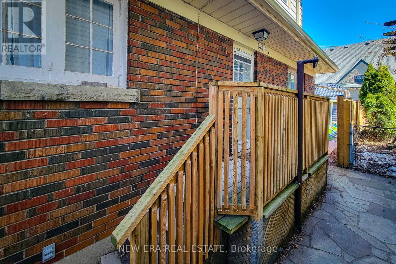 88 St. Patrick Street, St. Catharines, Ontario  L2R 1K5 - Photo 33 - X12113683