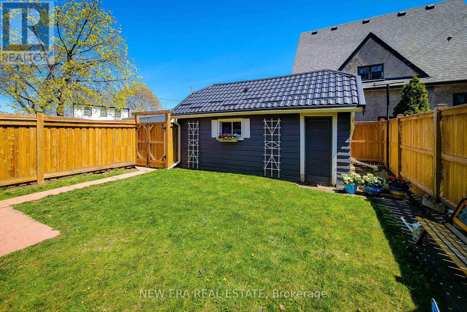 88 St. Patrick Street, St. Catharines, Ontario  L2R 1K5 - Photo 7 - X12113683