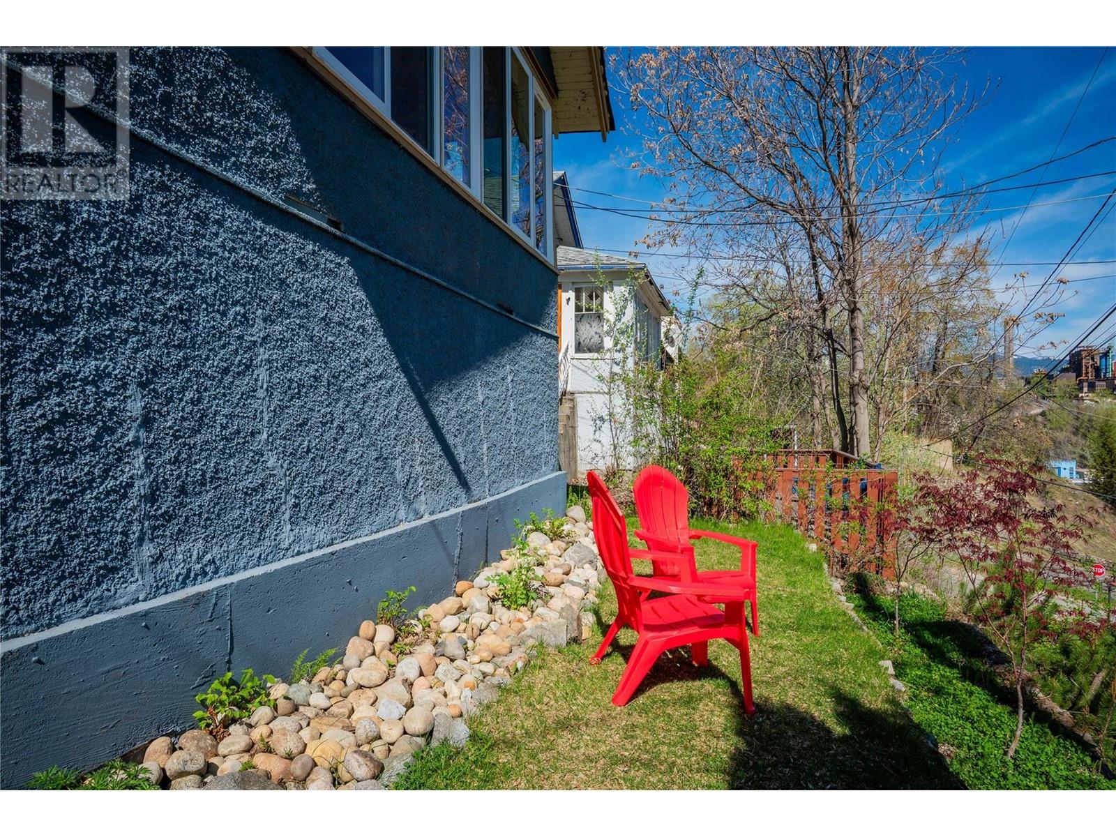 Property at 1410 Tamarac Avenue image 5