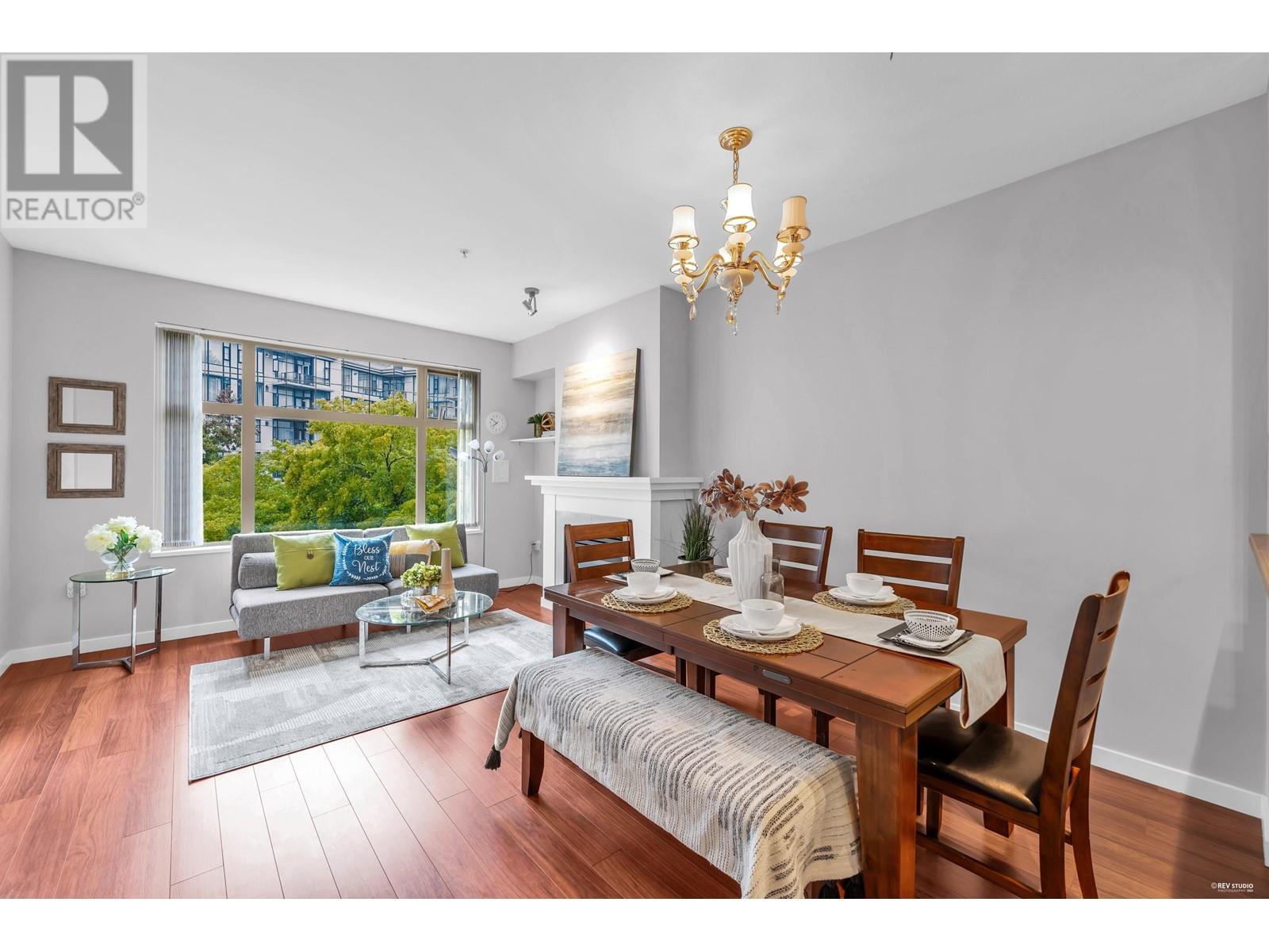 Listing Picture 7 of 34 : 311 4883 MACLURE MEWS, Vancouver / 溫哥華 - 魯藝地產 Yvonne Lu Group - MLS Medallion Club Member