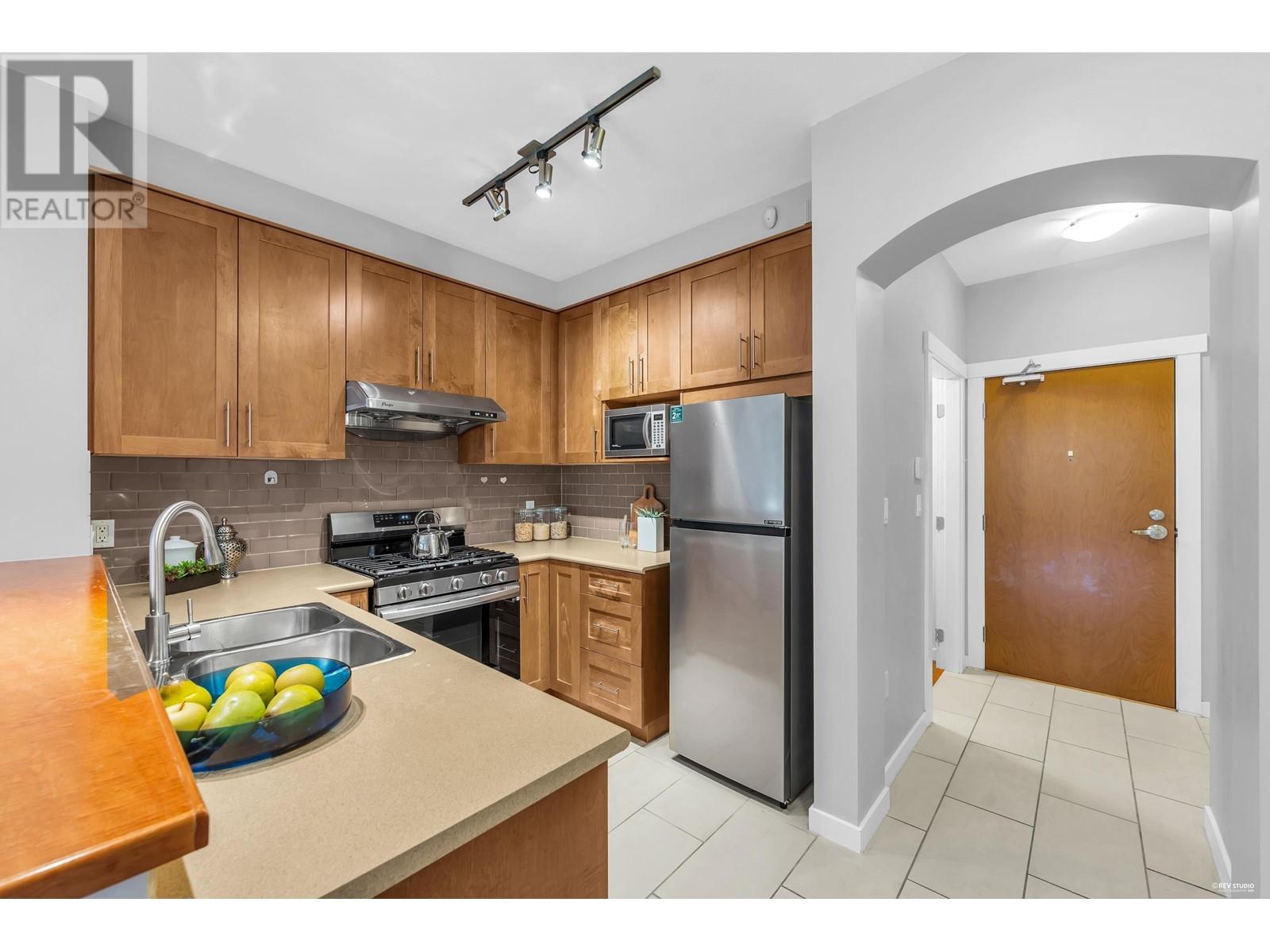 Listing Picture 12 of 34 : 311 4883 MACLURE MEWS, Vancouver / 溫哥華 - 魯藝地產 Yvonne Lu Group - MLS Medallion Club Member