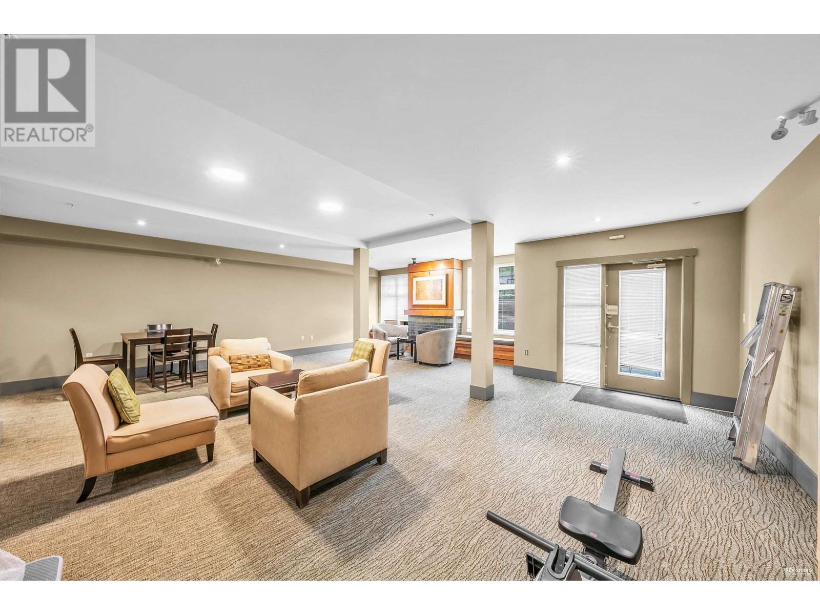 Listing Picture 31 of 34 : 311 4883 MACLURE MEWS, Vancouver / 溫哥華 - 魯藝地產 Yvonne Lu Group - MLS Medallion Club Member