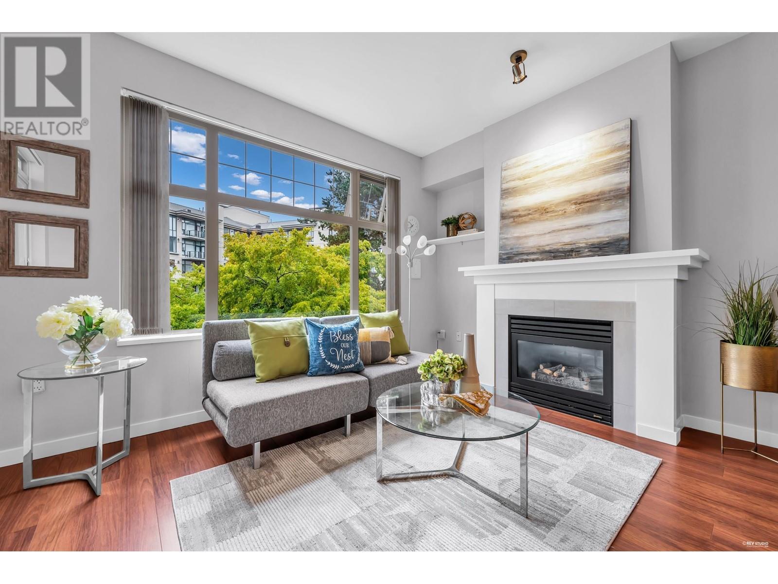 311 4883 MACLURE MEWS, Vancouver
