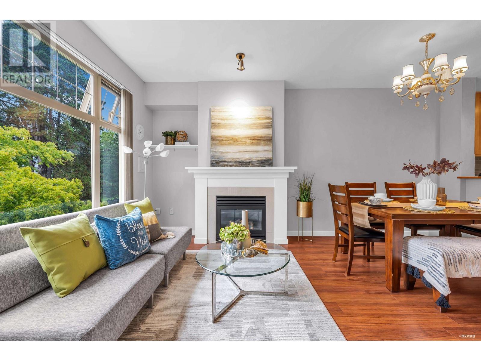 Listing Picture 2 of 34 : 311 4883 MACLURE MEWS, Vancouver / 溫哥華 - 魯藝地產 Yvonne Lu Group - MLS Medallion Club Member