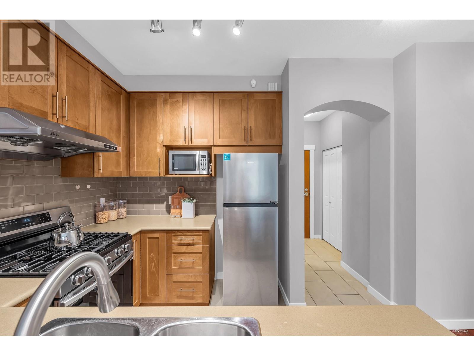 Listing Picture 13 of 34 : 311 4883 MACLURE MEWS, Vancouver / 溫哥華 - 魯藝地產 Yvonne Lu Group - MLS Medallion Club Member