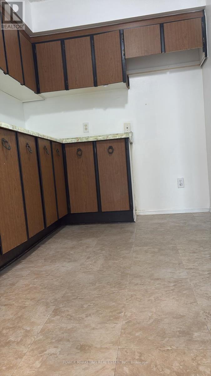 1604 - 158b Mcarthur Avenue, Ottawa, Ontario  K1L 8E7 - Photo 9 - X12113779