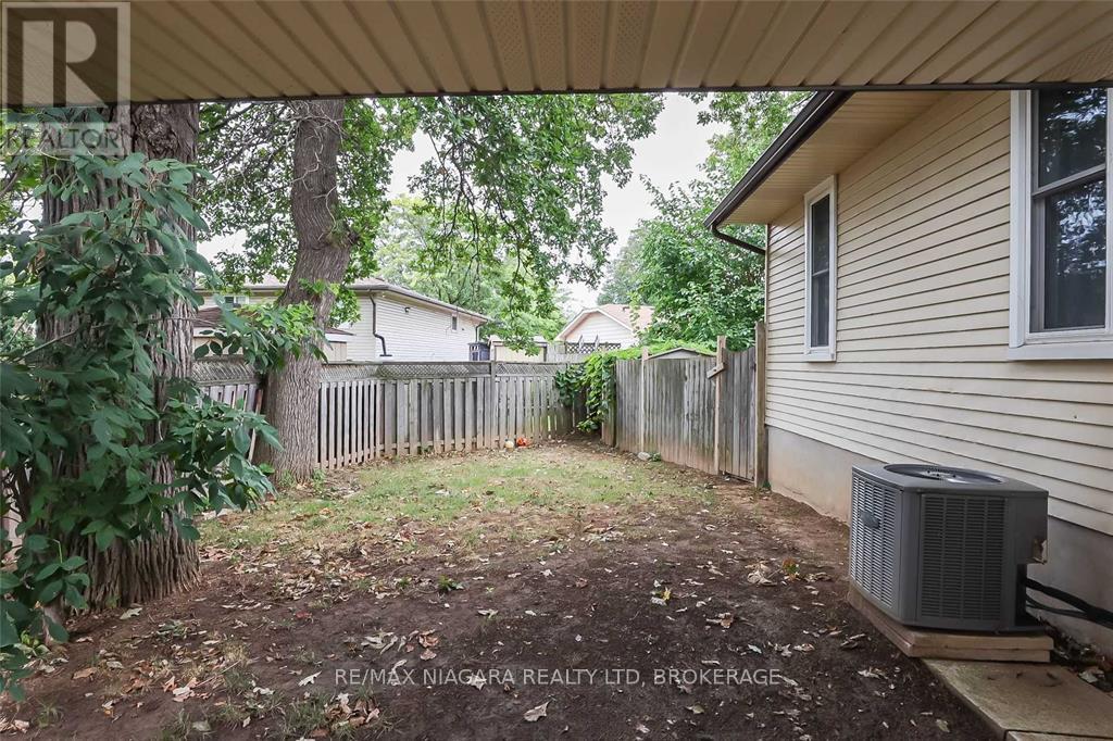 41 Meadowvale Drive, St. Catharines, Ontario  L2N 3Z6 - Photo 25 - X12113751