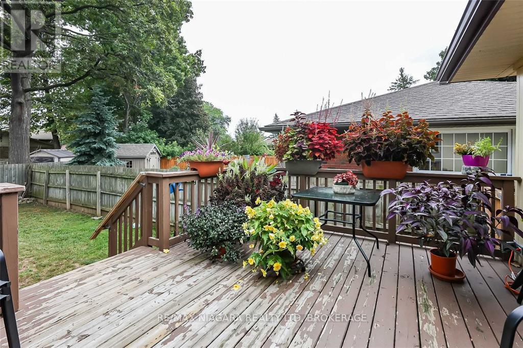 41 Meadowvale Drive, St. Catharines, Ontario  L2N 3Z6 - Photo 9 - X12113751
