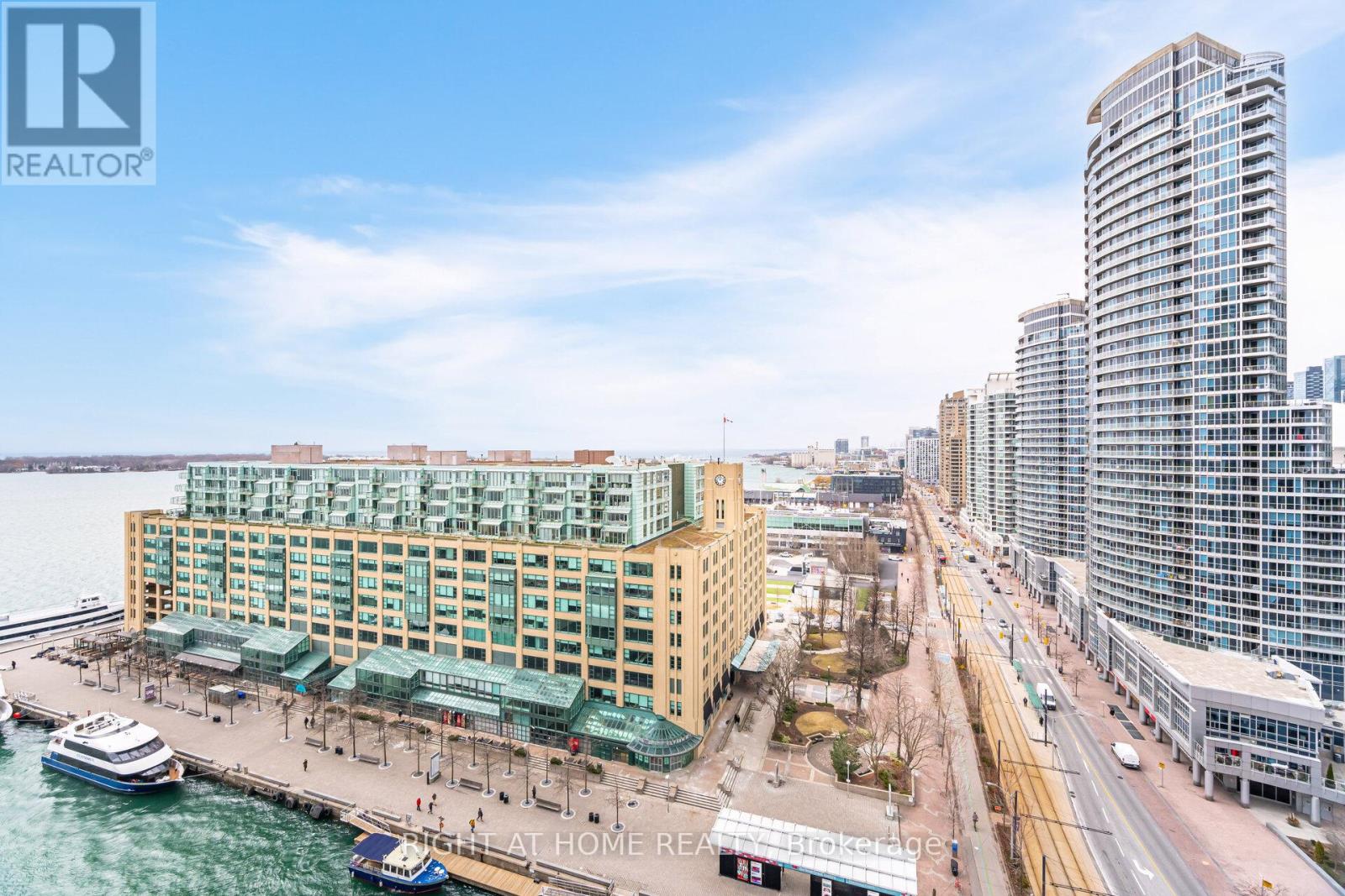 1812 - 77 Harbour Square, Toronto (Waterfront Communities), Ontario  M5J 2S2 - Photo 36 - C12113754