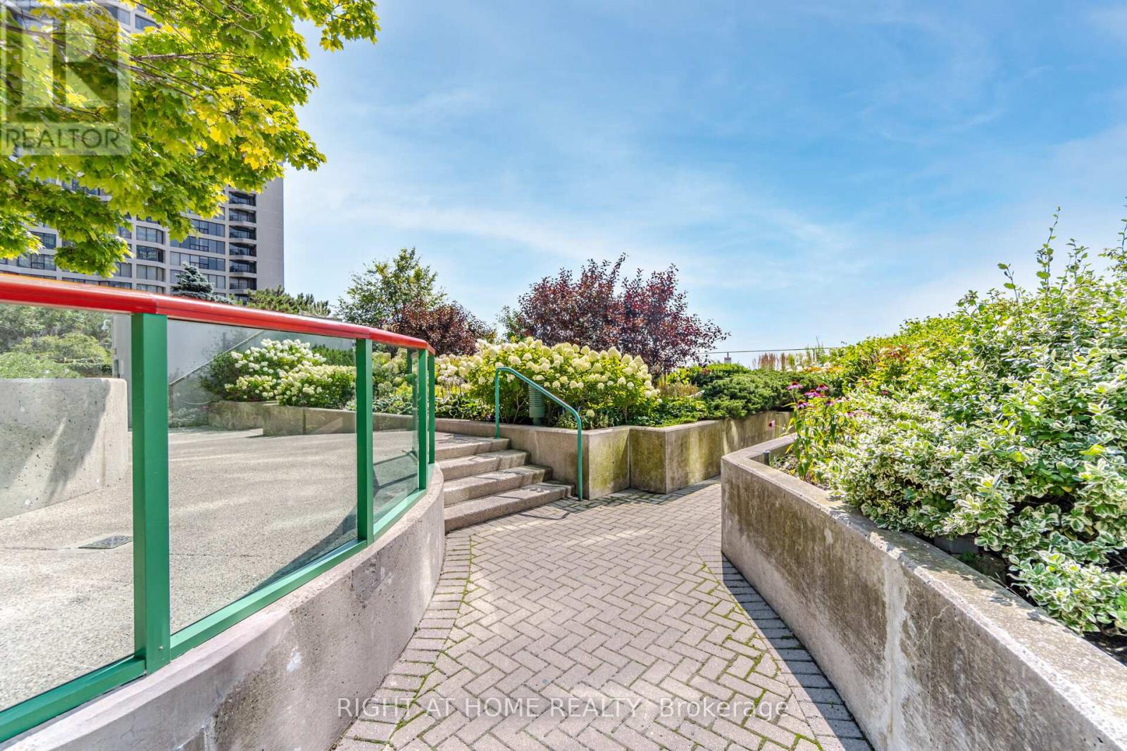 1812 - 77 Harbour Square, Toronto (Waterfront Communities), Ontario  M5J 2S2 - Photo 42 - C12113754