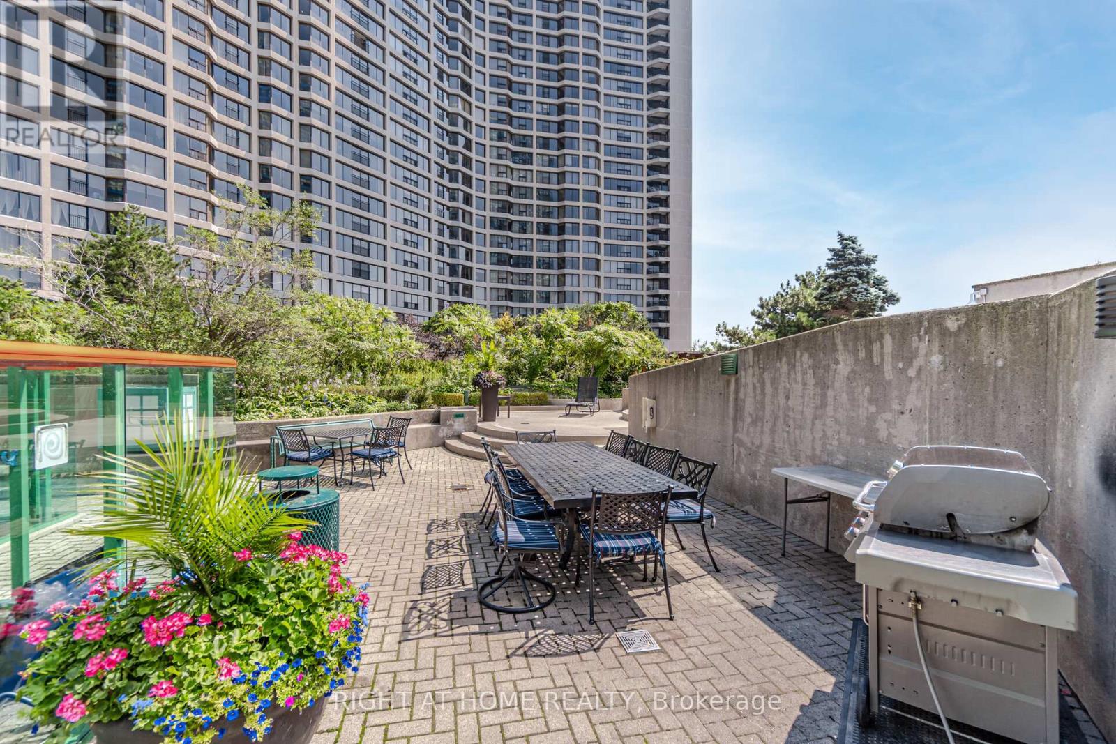 1812 - 77 Harbour Square, Toronto (Waterfront Communities), Ontario  M5J 2S2 - Photo 46 - C12113754