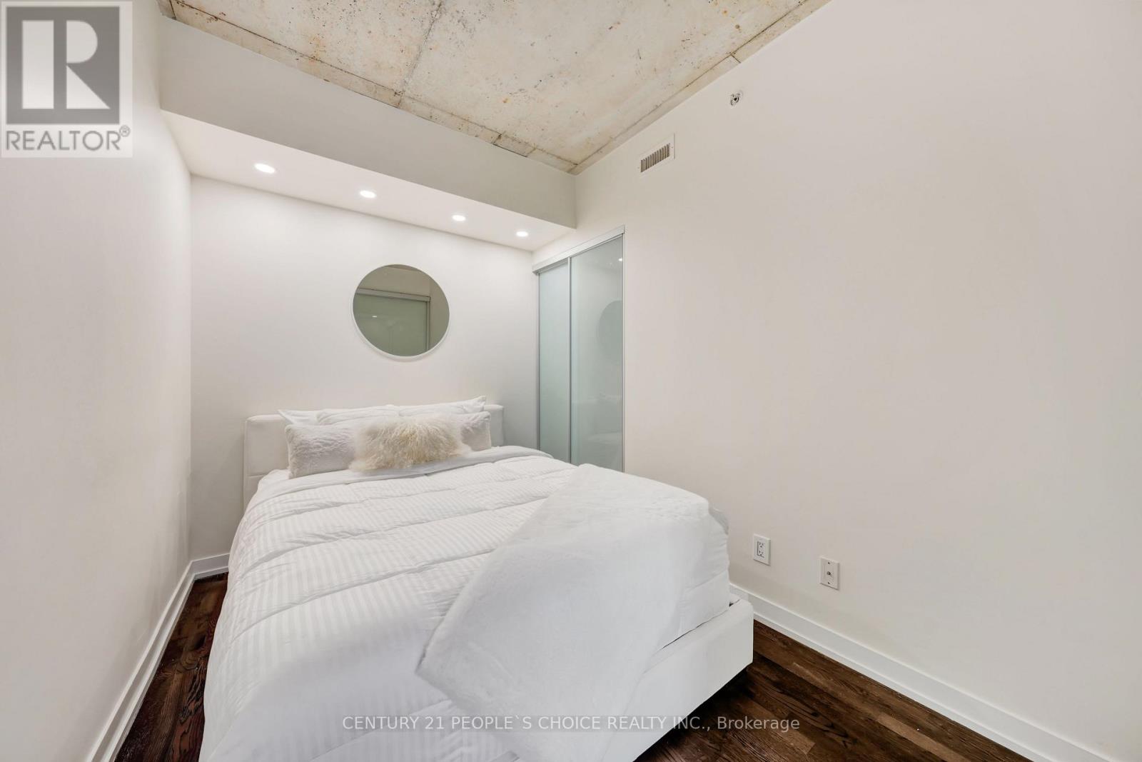 305 - 560 King Street W, Toronto, Ontario  M5V 1M3 - Photo 19 - C12113822