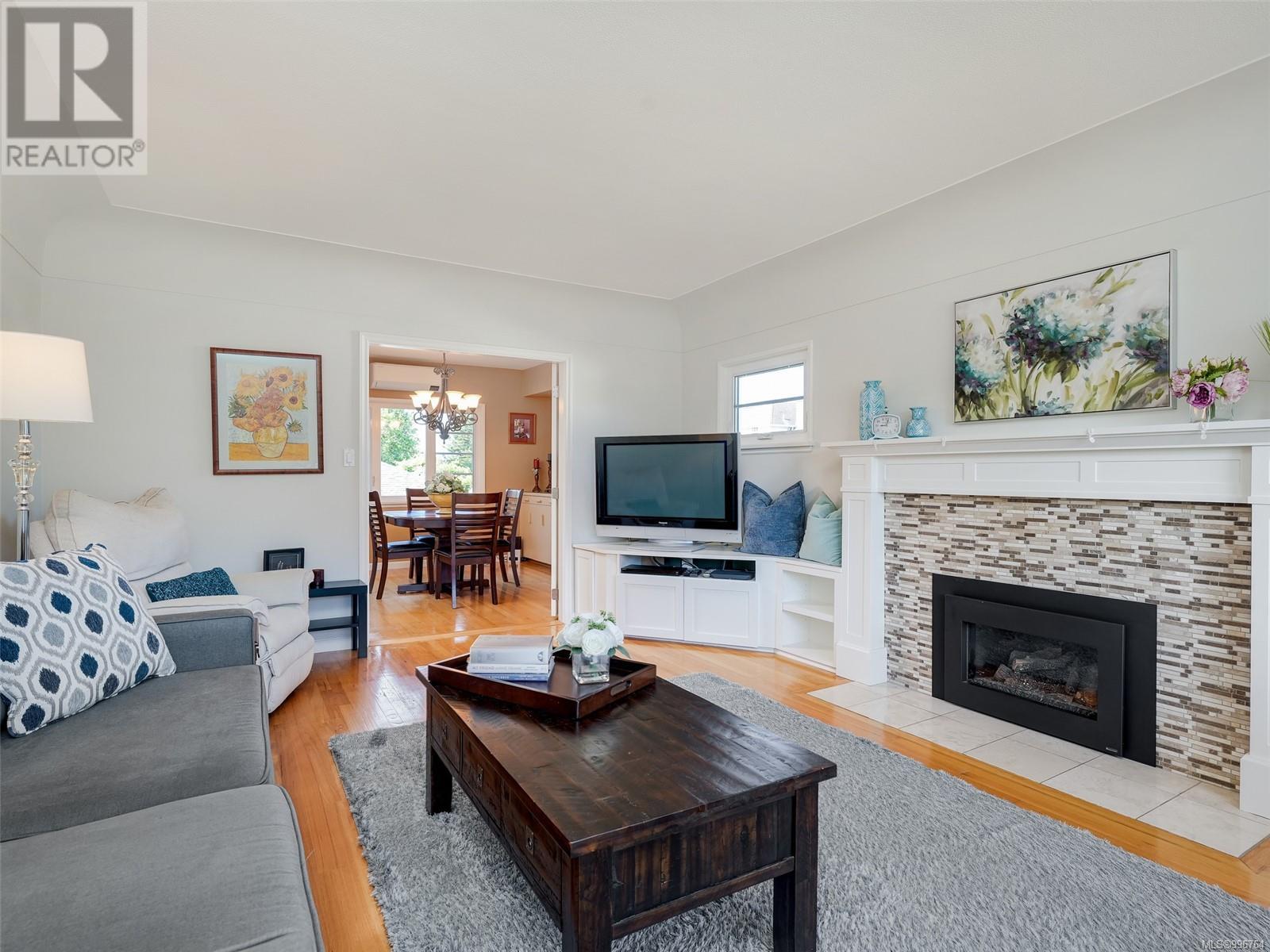 Property at 2021 Kings Rd image 3
