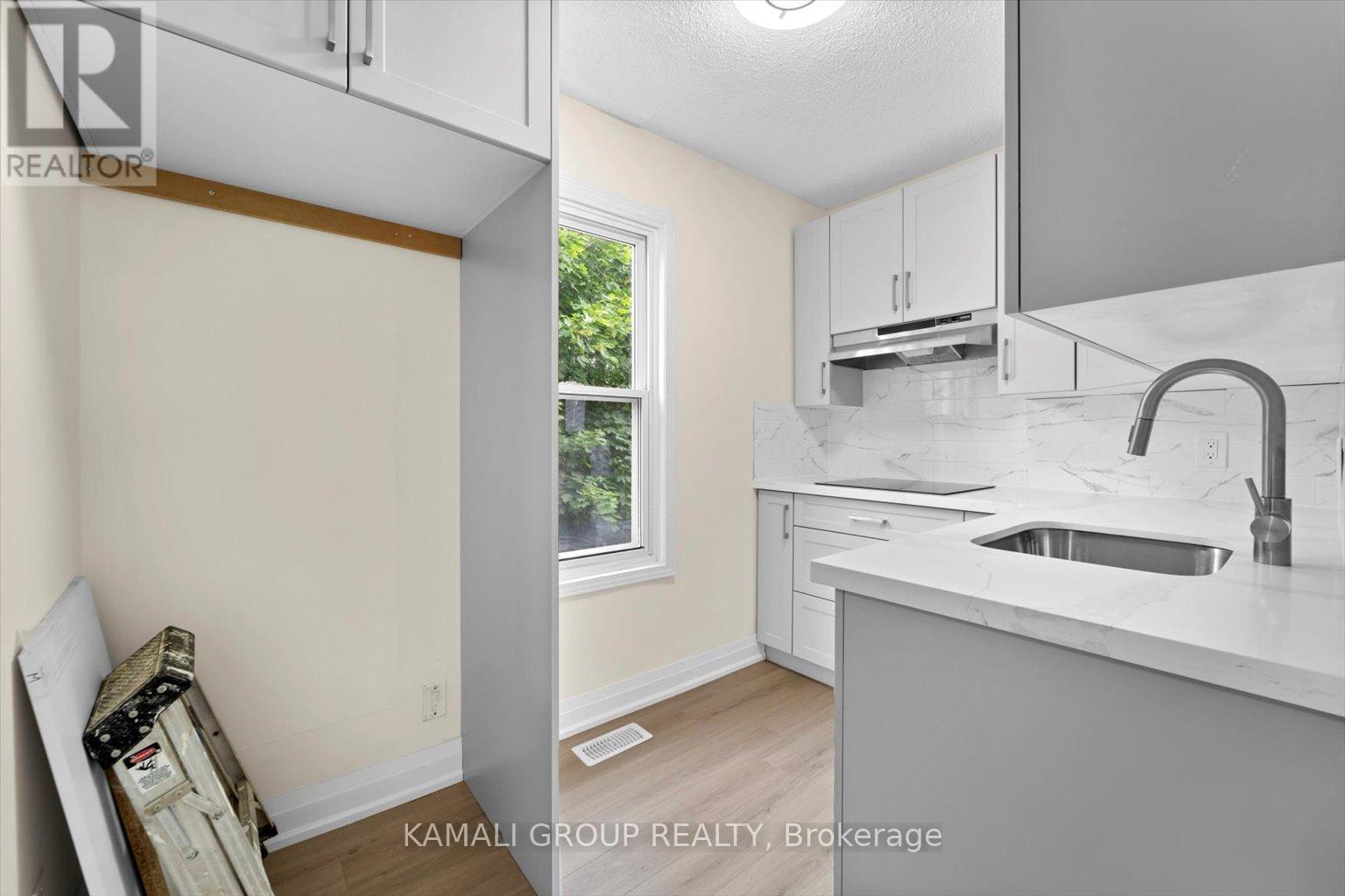 Upper - 254 Bruce Street, Oshawa, Ontario  L1H 1R5 - Photo 5 - E12077936