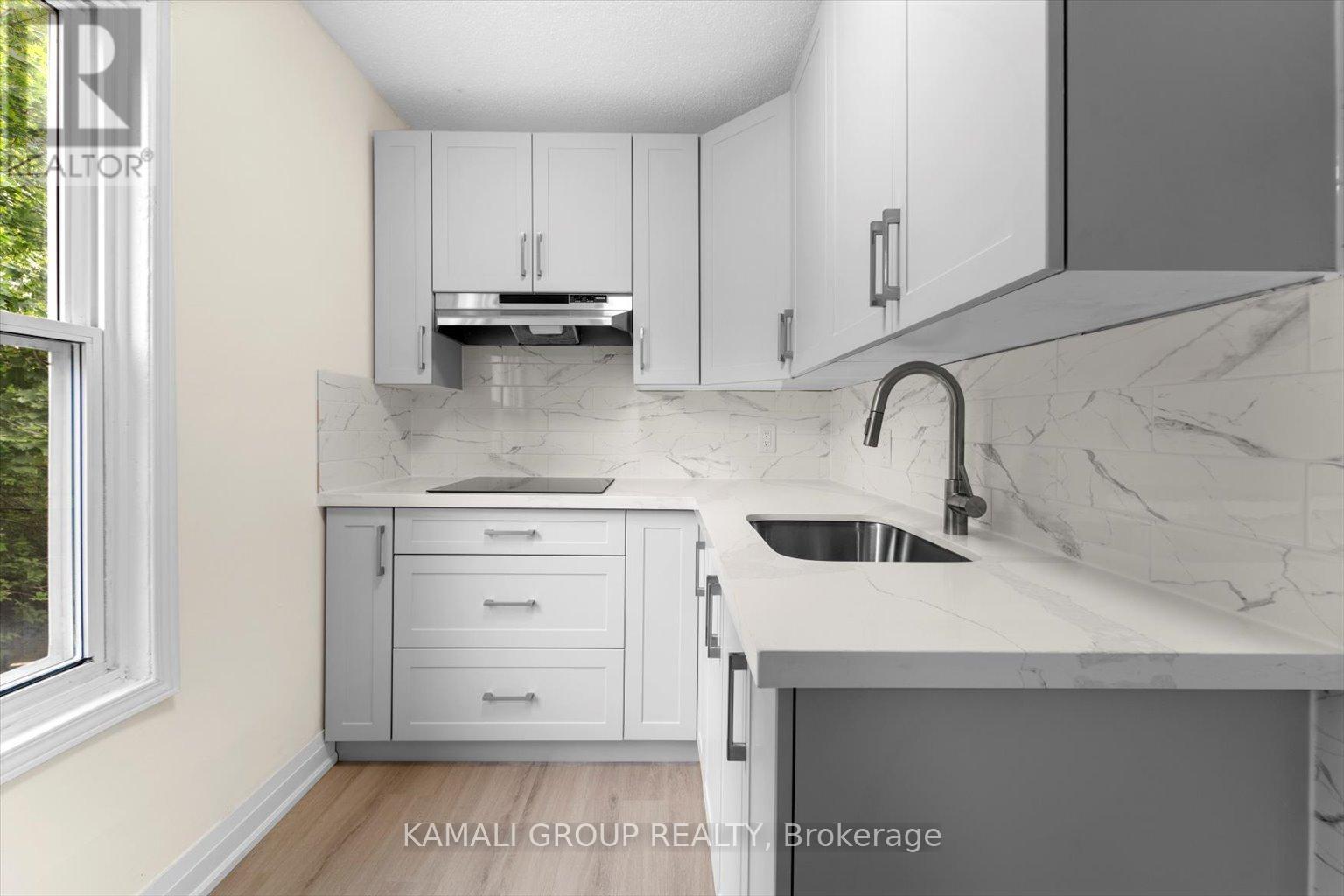 Upper - 254 Bruce Street, Oshawa, Ontario  L1H 1R5 - Photo 4 - E12077936