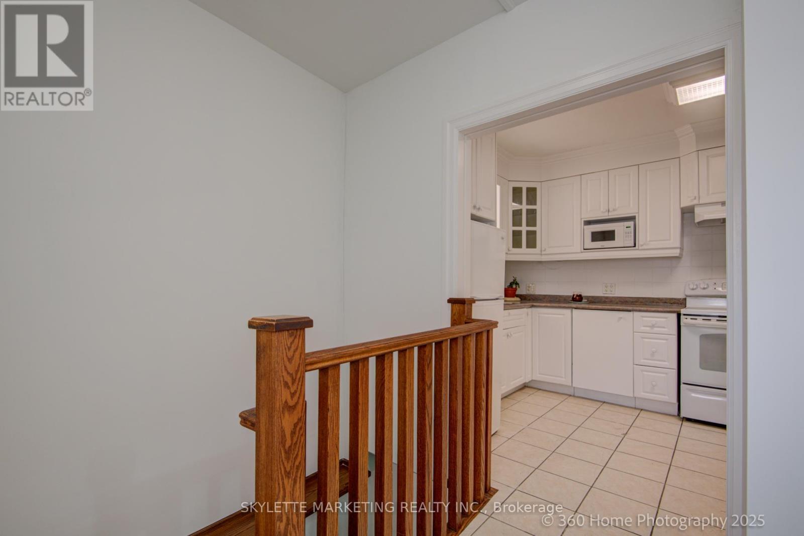 184 Scott Road, Toronto, Ontario  M6M 3T8 - Photo 21 - W12082230