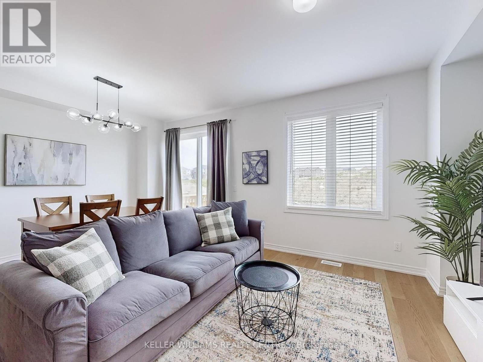 Property at 29 FLOWER GARDEN TRAIL image 4