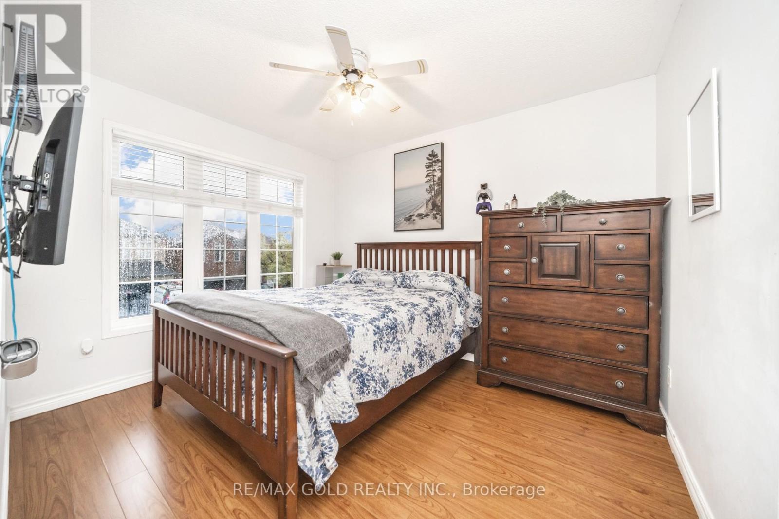 36 Roxton Crescent N, Brampton (Fletcher's Meadow), Ontario  L7A 2A9 - Photo 15 - W12112321
