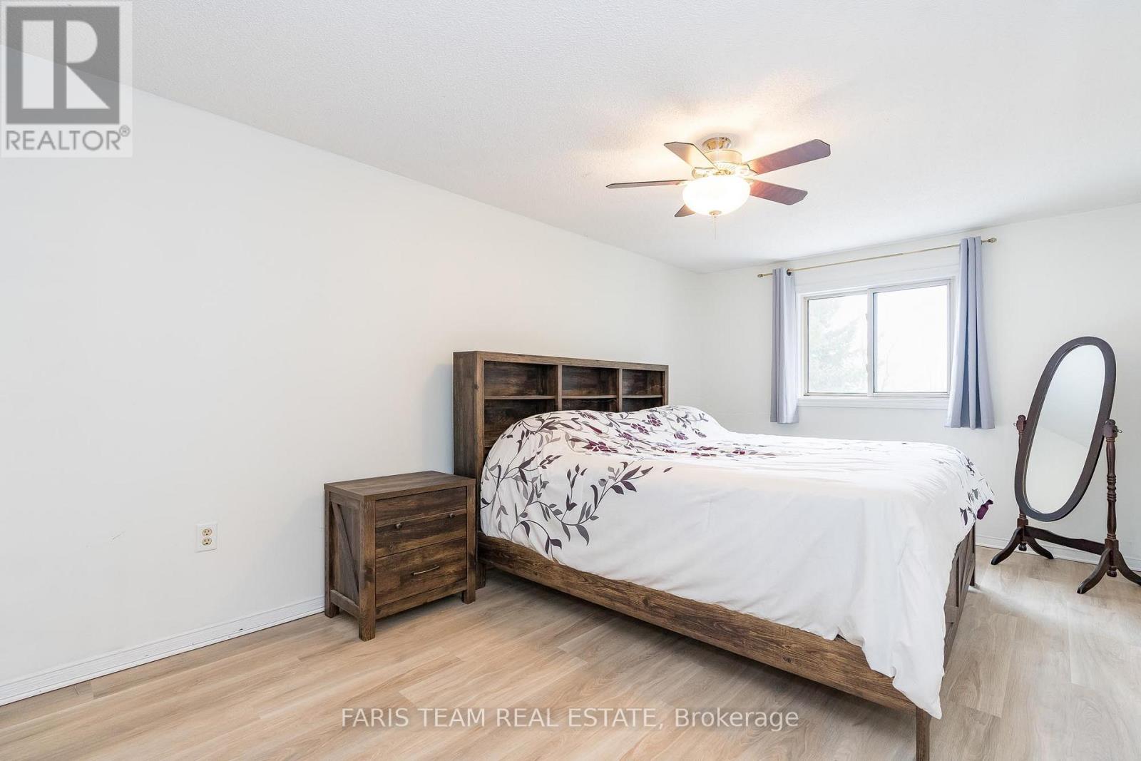 6 Pheasant Trail, Barrie, Ontario  L4N 6W4 - Photo 10 - S12113793