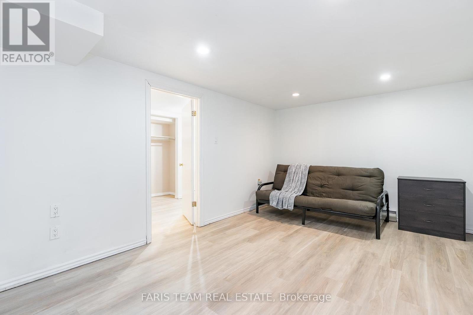 6 Pheasant Trail, Barrie, Ontario  L4N 6W4 - Photo 14 - S12113793