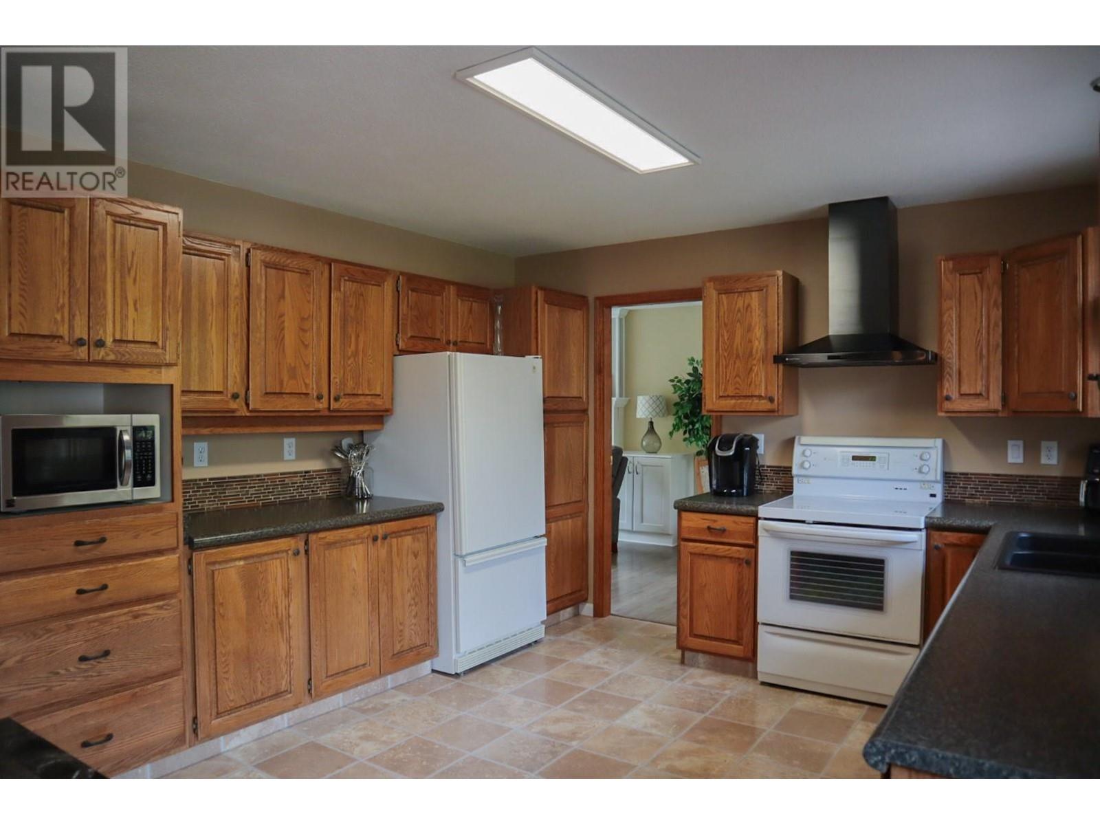 836 Burns Avenue, Warfield, British Columbia  V1R 2G1 - Photo 24 - 10345406